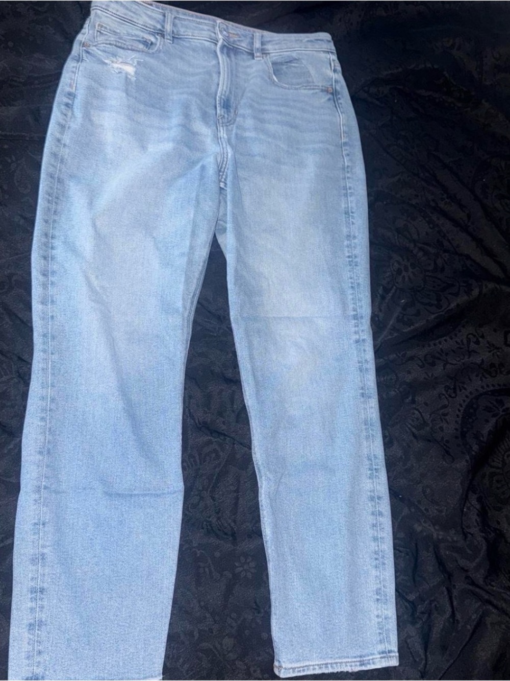 American Eagle Women’s Light Wash Straight-Leg Jeans